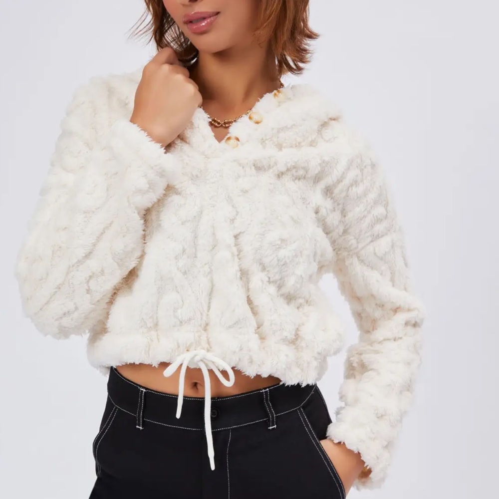 🟤NWT CIDER Fleece Long Sleeve Cropped Hoodie in Ivory